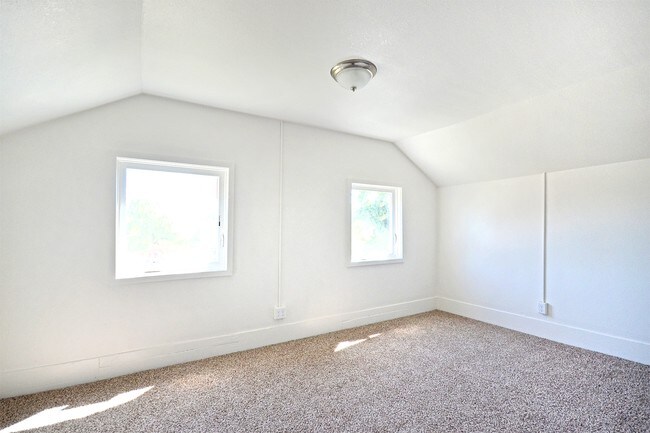 Plymouth interior - 103-113 Grant St