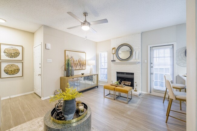 NorthDallas_A8_1025_004 - The Residence at North Dallas