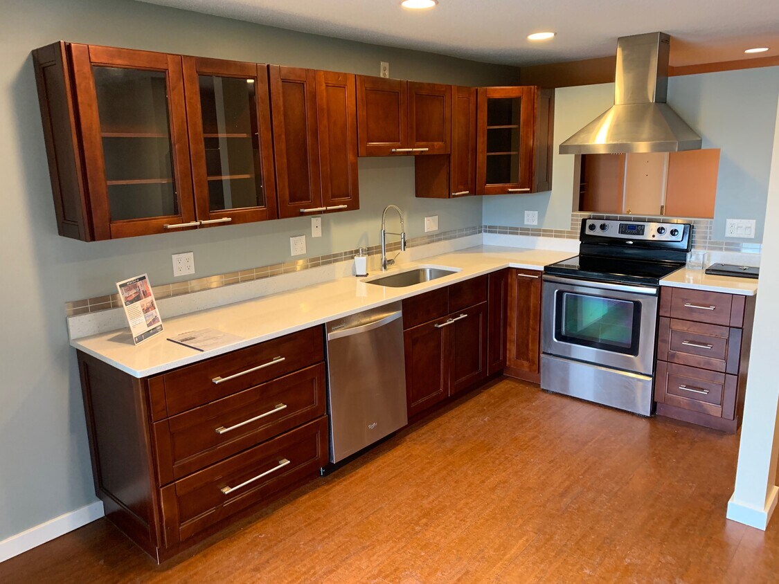Foto principal - 3431 Kent St