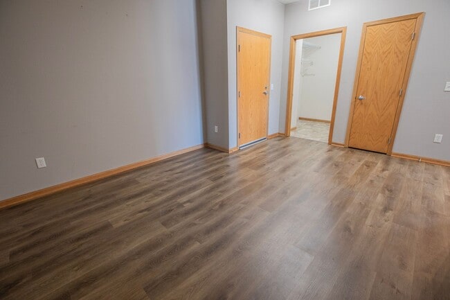 Interior Photo - Granite Shores