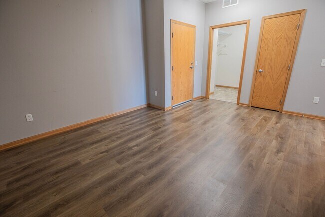 Interior Photo - Granite Shores