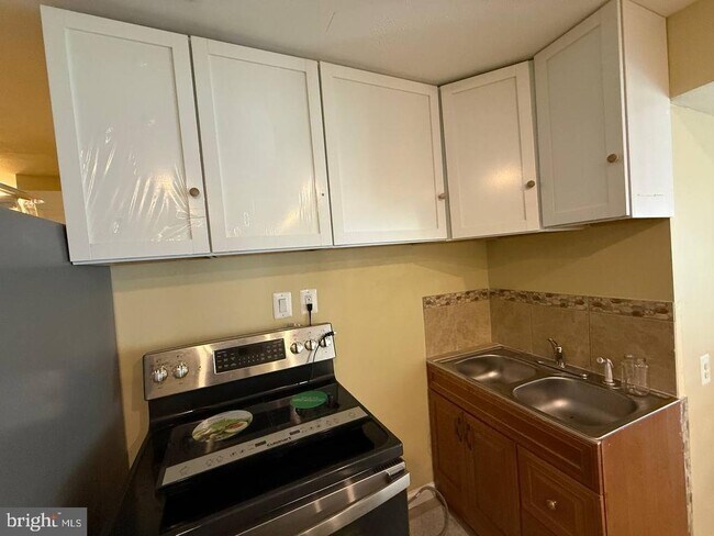 Foto del edificio - 14696 Stratford Dr