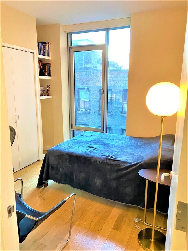 2ND BEDROOM - 50 Franklin St