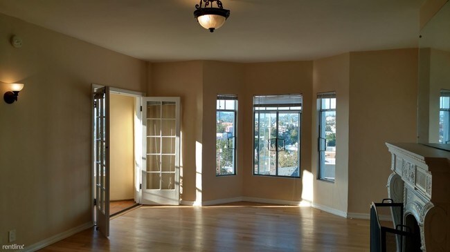 Building Photo - 2430 Ocean View Ave