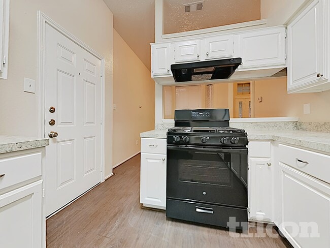 Foto del edificio - 1934 Creston Dr