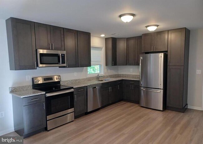 Foto del edificio - 15200 Peerless Ave