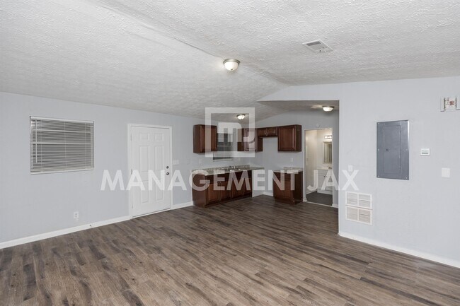 Building Photo - 1336 Golfair Blvd