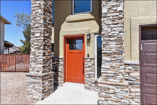 Foto del edificio - 3413 Tea Rose Pl