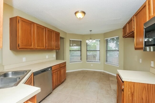 Building Photo - 4903 St Thomas Pl