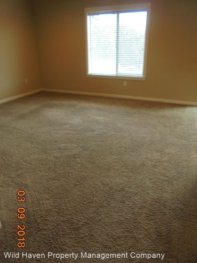 Building Photo - 2821 Hidden Meadow Dr