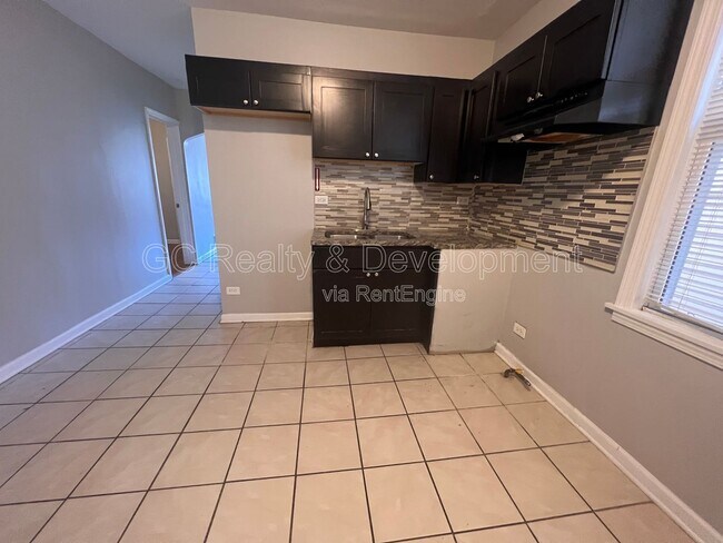 Foto del edificio - 8336 S Kingston Ave