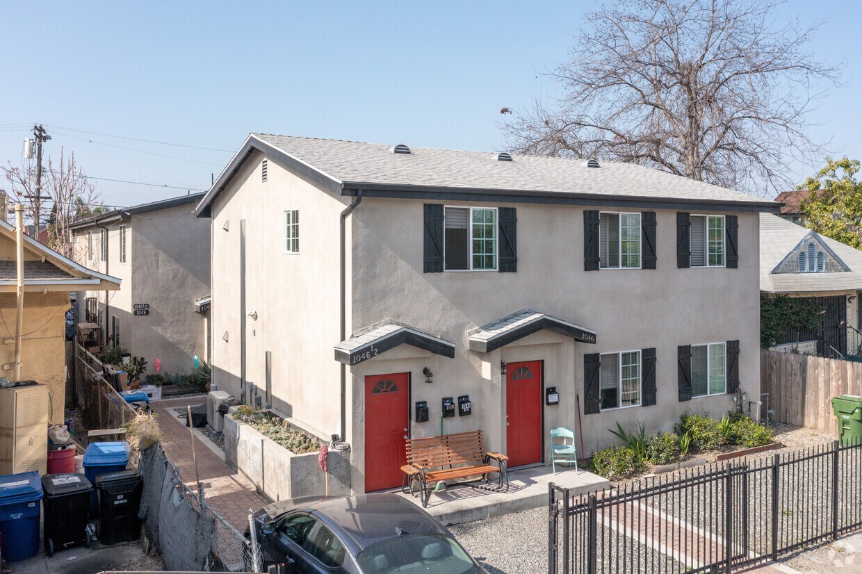 Entrance - 1046-1048 E 23rd St