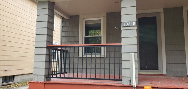 Building Photo - 10318 Burton Ave
