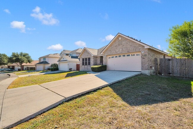 Foto del edificio - Charming 4-Bedroom Home in a Gated Community- Near Randolph AFB and JB Ft Sam Houston!