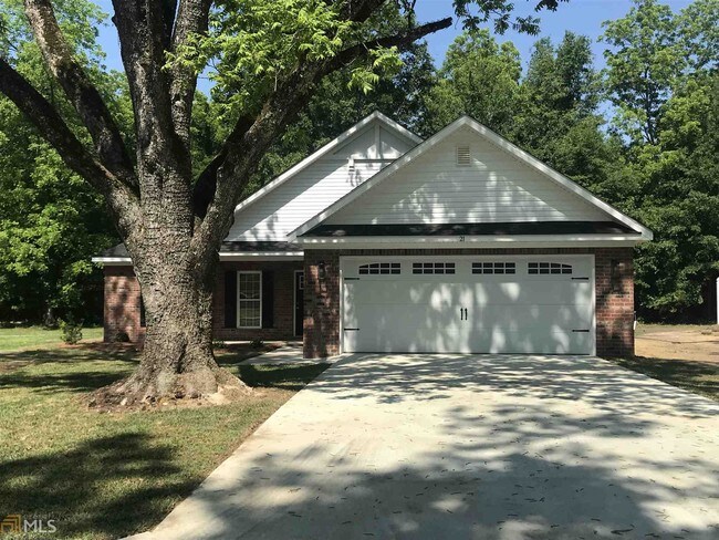 Building Photo - 10 Grove Cir