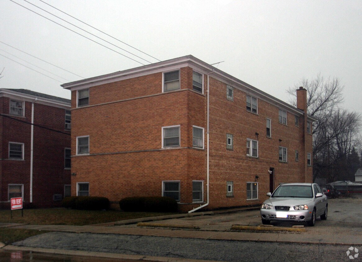 812 W Terrace St, Villa Park, IL 60181 Apartments in Villa Park, IL