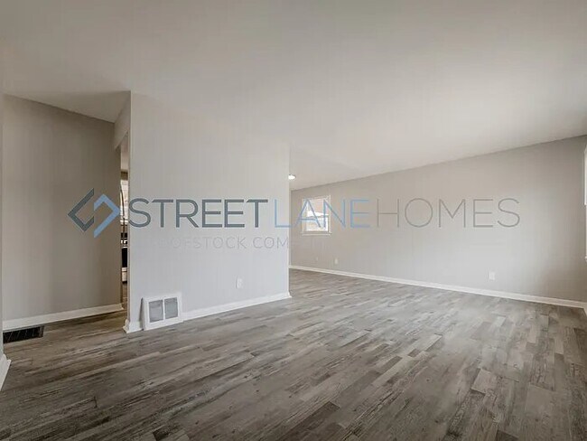 Foto del edificio - 1052 Renshaw Dr