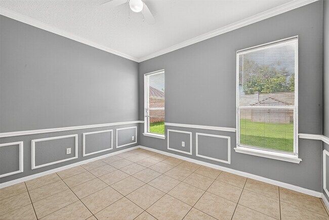 Foto del edificio - 4806 Sunshine Dr