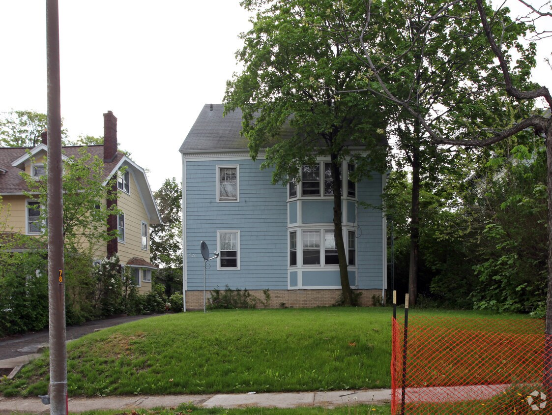 Building Photo - 920 Culver Rd