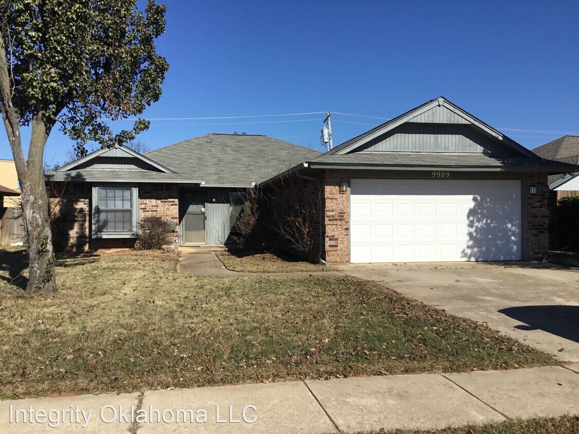 Primary Photo - 3 br, 2 bath House - 9909 Railroad