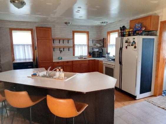 Building Photo - 913 2nd St SE