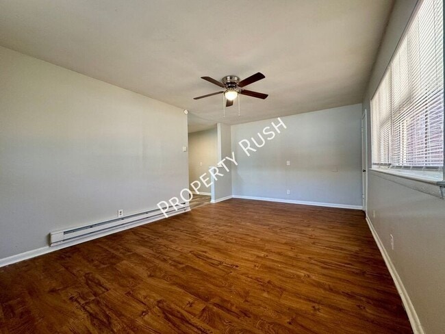 Foto del edificio - 1014 N Larchmont Dr