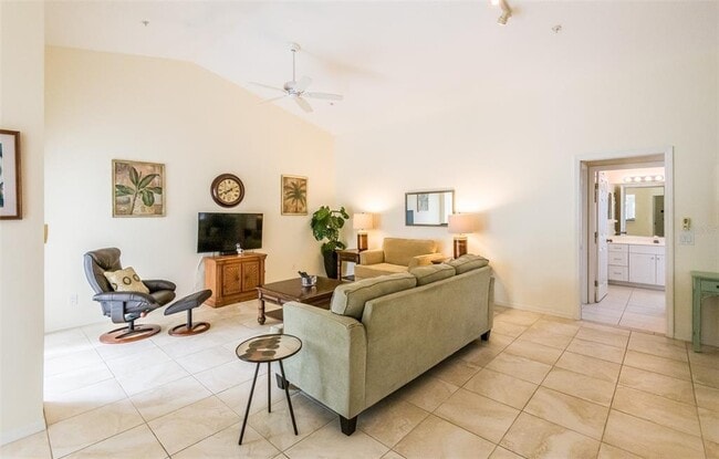 Foto del edificio - 815 Montrose Dr