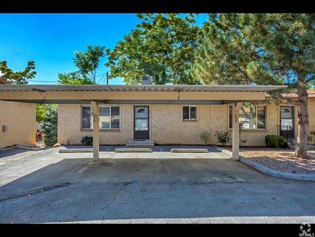 Building Photo - 923 E 500 S