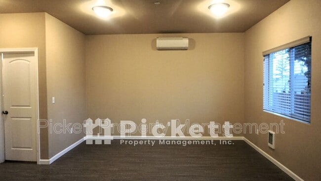 Photo - 821 SE Kinsley Ln House