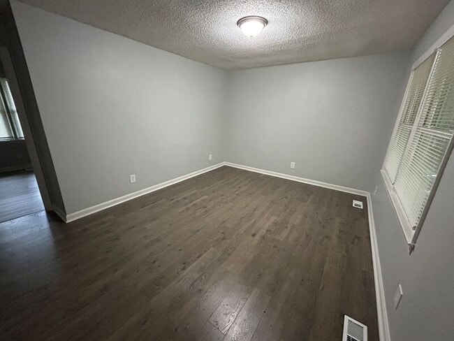 Building Photo - 967 Canterbury Ct
