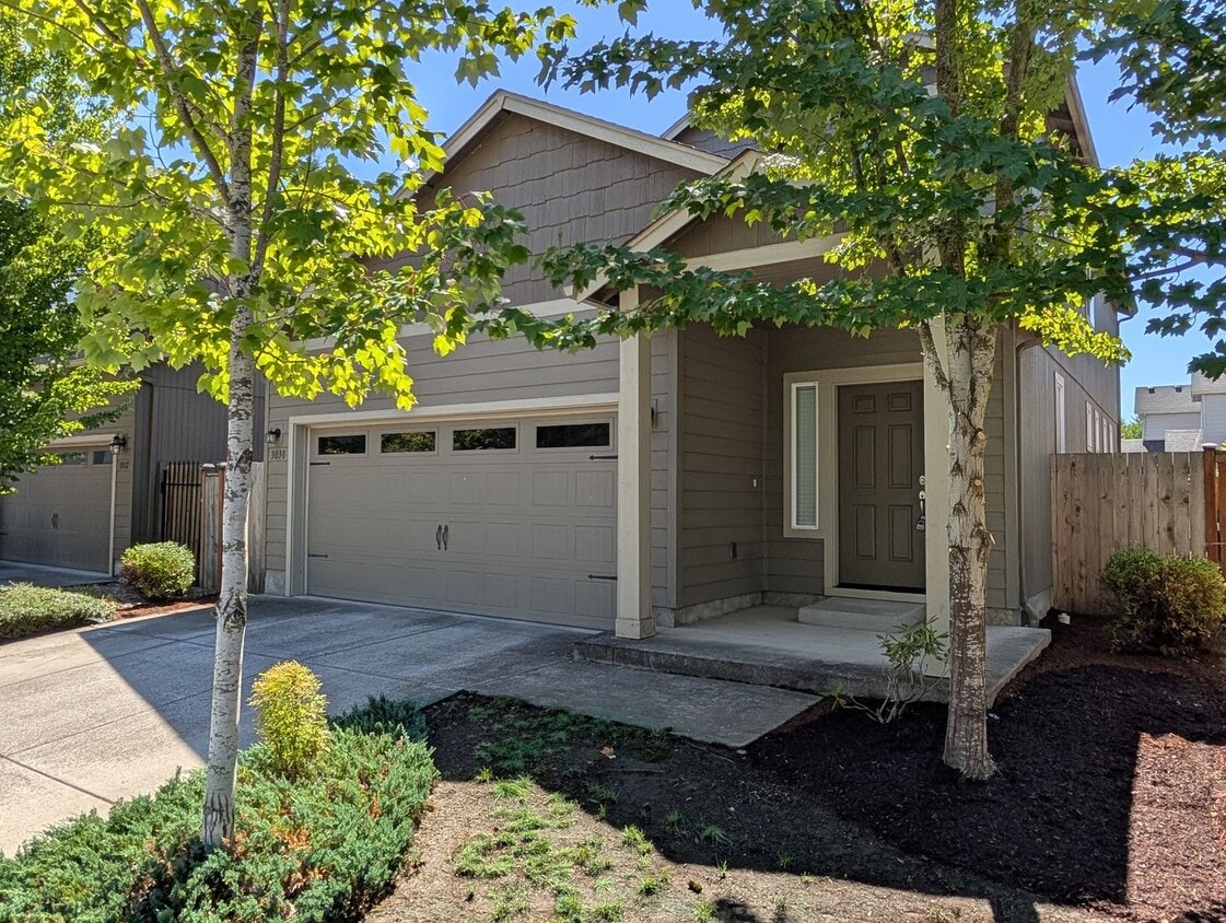 Foto principal - Beautiful 3-Bedroom, 2.5-Bath Home In the ...
