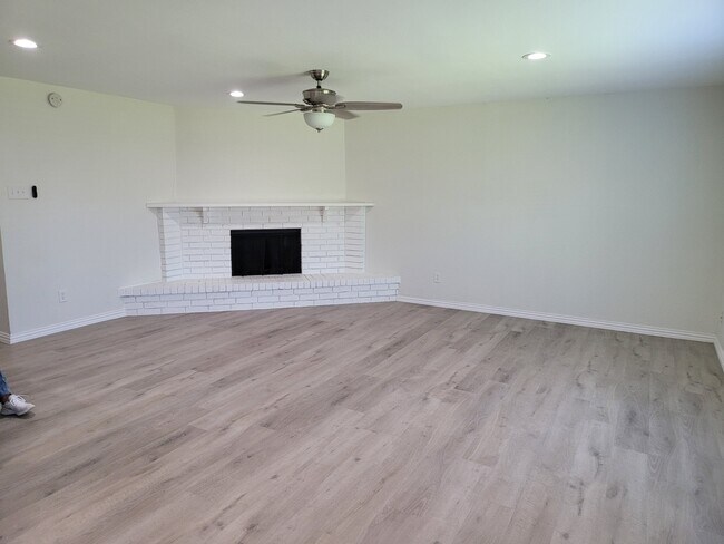 Photo - 5225 Nash Dr House