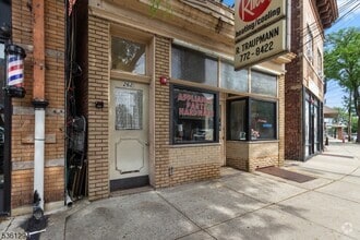 Building Photo - 262 Parker Ave