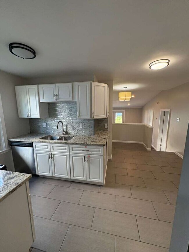 Foto del edificio - Charming University Heights Home Near Shops & Dining