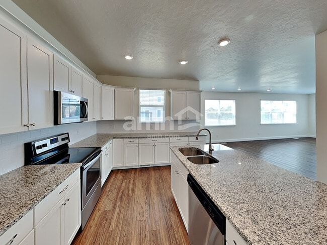 Foto del edificio - 983 W 850 S