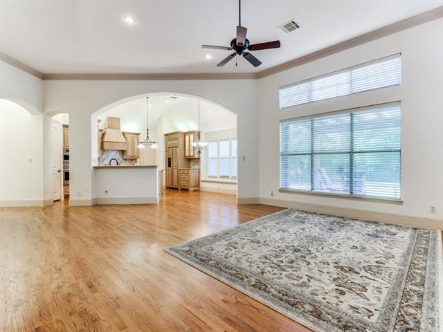 Foto del edificio - 629 Creekview Ln