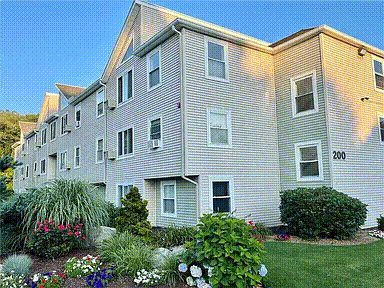 Building Photo - 200 Woodlawn Ave