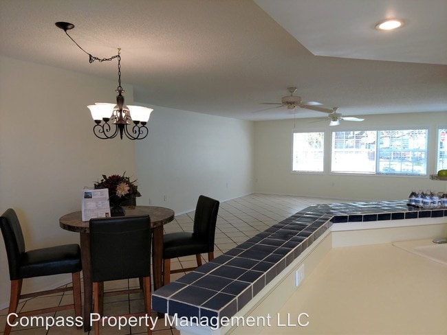 Building Photo - 2 br, 2 bath House - 528 W Venice Ave Unit 4