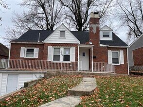 Building Photo - 802 Rowles Ave
