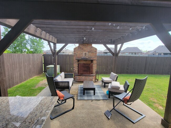 Foto del edificio - Cyrpess Bend Rental (4 Bedroom 3 Bath)