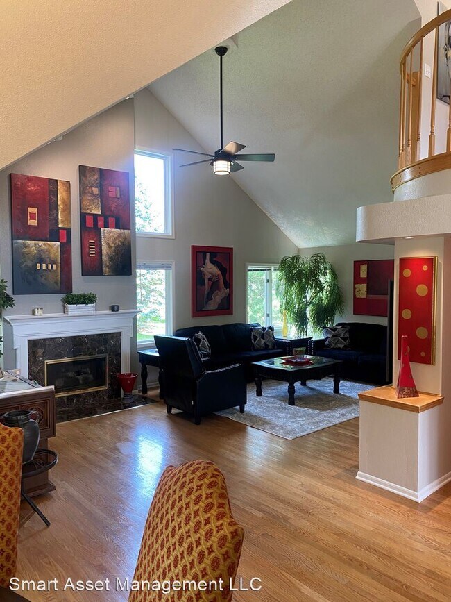 Building Photo - 2 br, 2.5 bath House - N21W24122 Dorcheste...