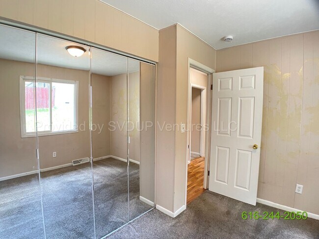 Building Photo - 3 Bedroom 1 Bathroom By Huff Park!!