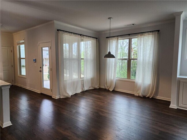 Foto del edificio - 5553 Shallow Branch Dr