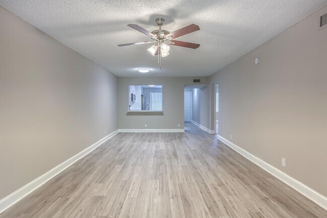 Foto del edificio - 230 SE 10th St