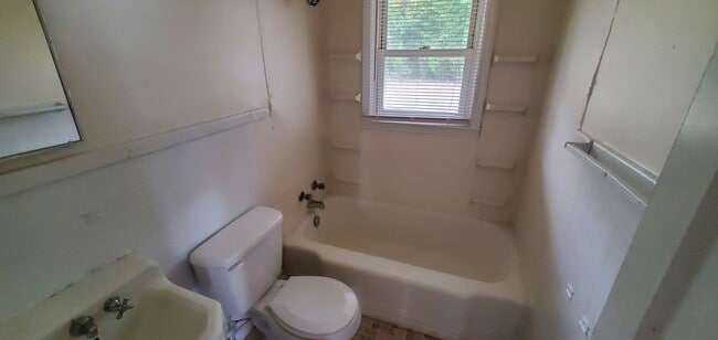 Building Photo - 4406 Trinity Ave