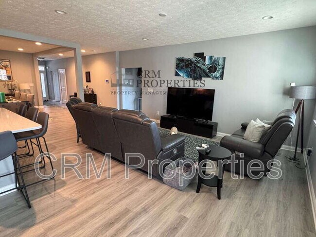 Foto del edificio - 6336 Filly Cir