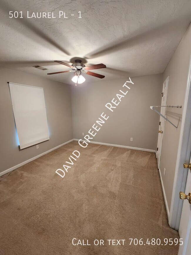 Foto del edificio - 501 Laurel Pl