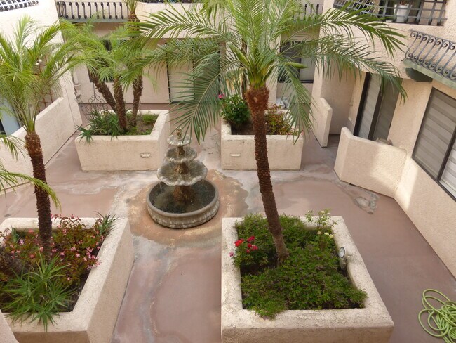 Foto del edificio - 28006 S Western Ave