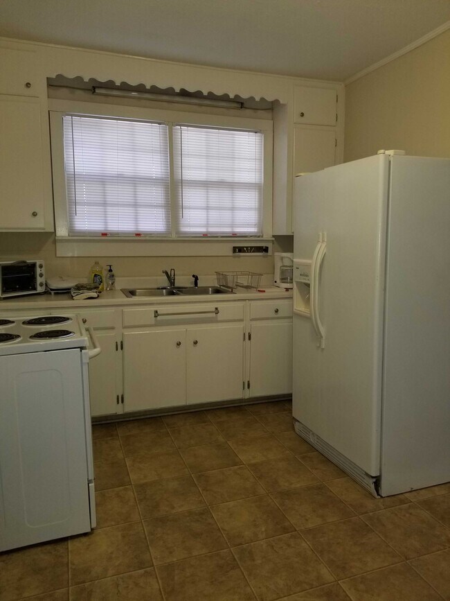 Foto del edificio - 412 E 7th St