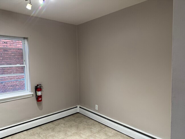 Foto del edificio - 68 E Main